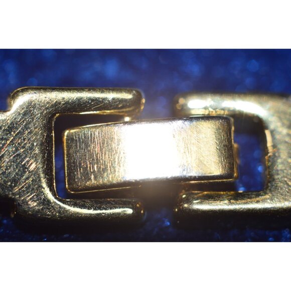 Premier Design Goldtone Bracelet With Iridescent Colors Costume Jewelry Clasp - Picture 6 of 9